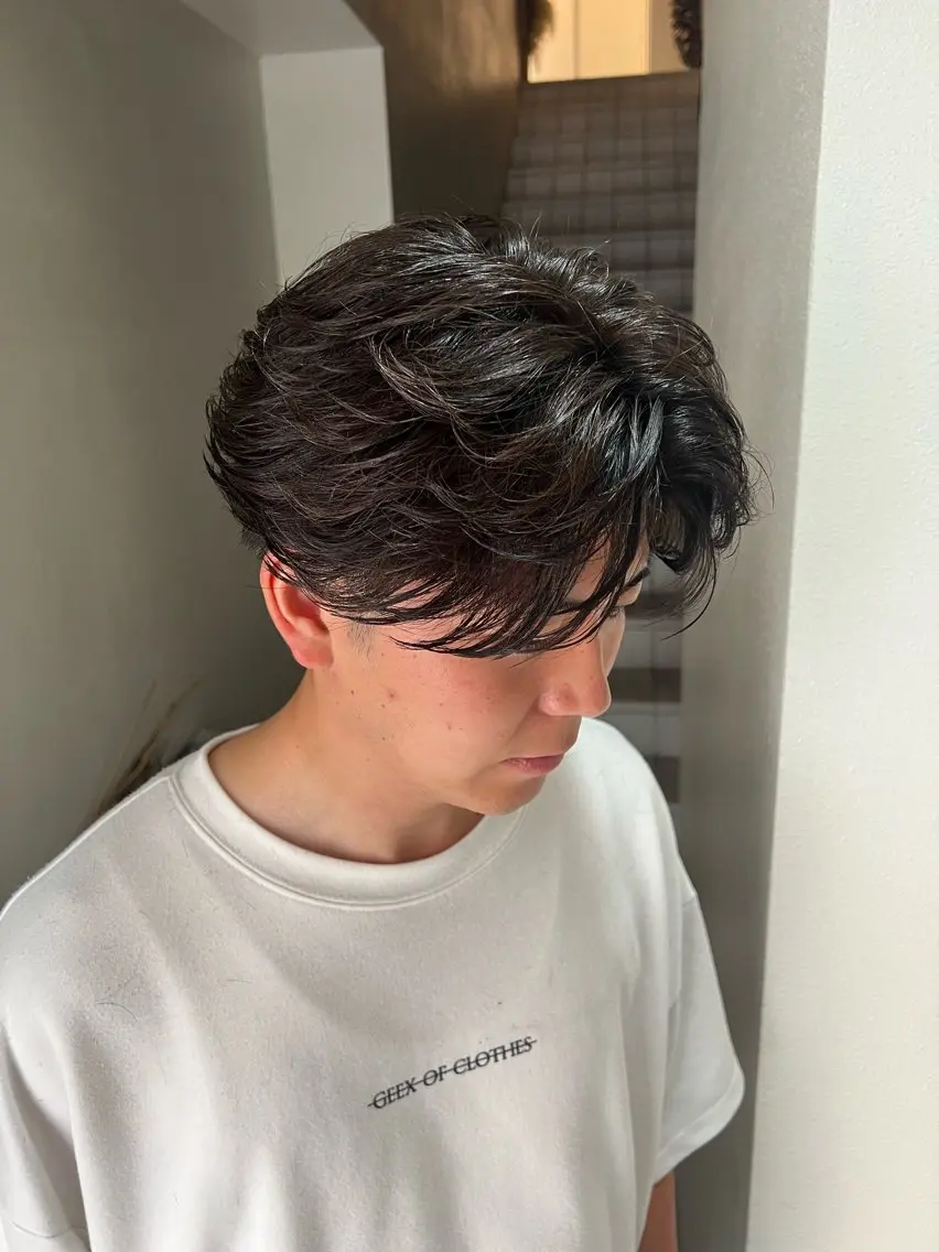 ショート メンズ センターパート 湖城 恵吾のヘアスタイル