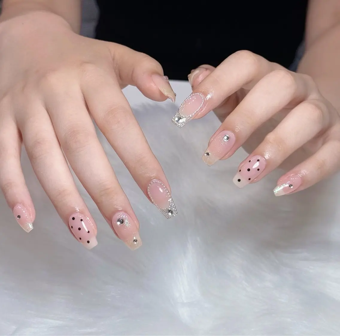 ネイル オーロラネイル チークネイル フットネイル フレンチネイル ジェルネイル ハンドネイル Nichi Nailsのネイルデザイン
