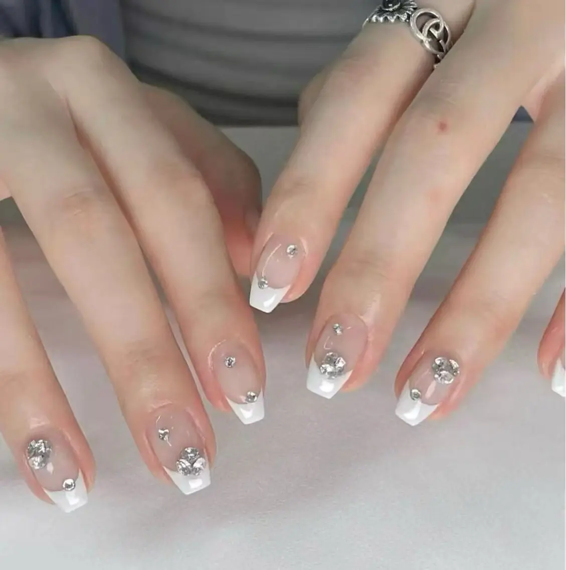 ネイル フラワーネイル フレンチネイル ジェルネイル ガラスフレンチ ハート ハンドネイル BabyYouMi nailのネイルデザイン