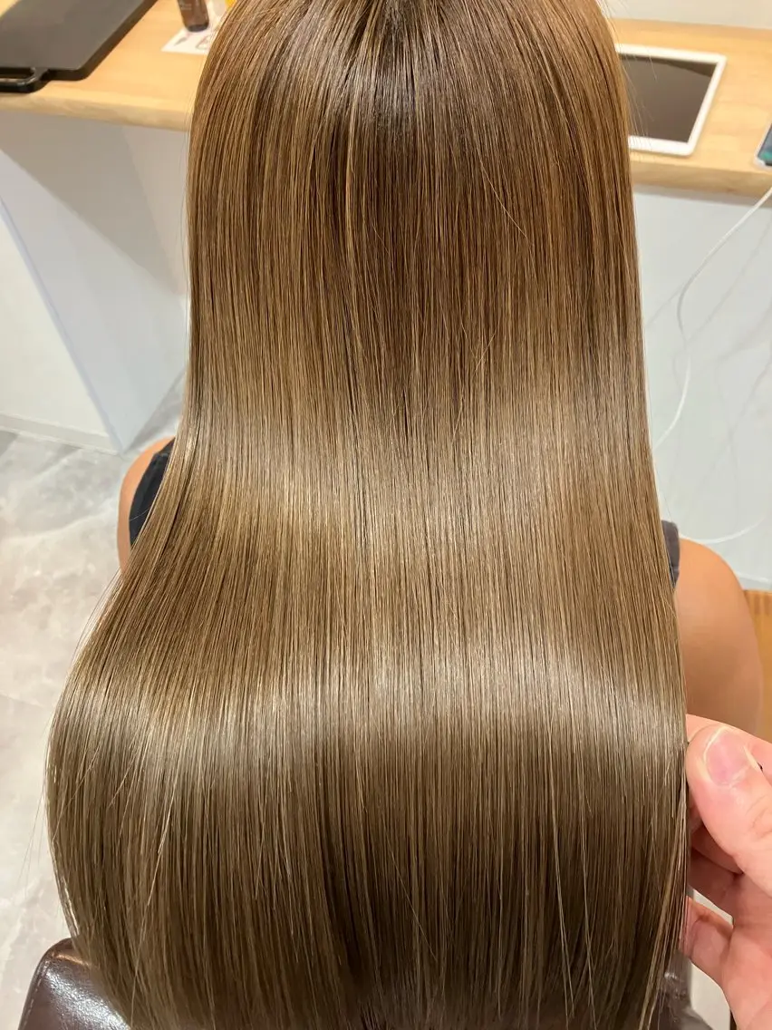 ロング カラー ヘアアレンジ キッズ ブリーチ トリートメント 酸熱トリートメント トリートメント 横浜関内髪質改善 re:Magoのヘアスタイル