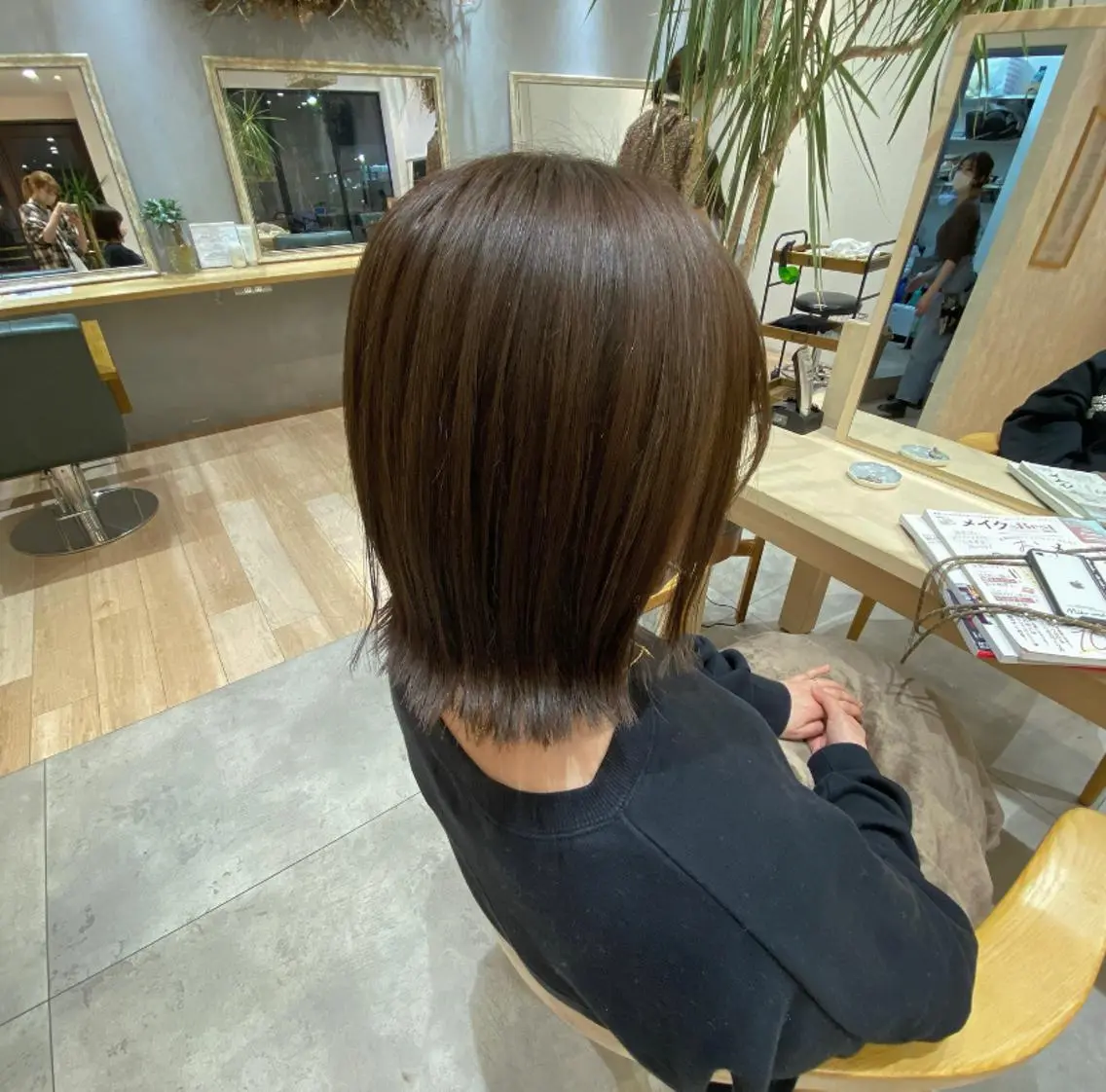 カラー グレージュ 石田 菜月のヘアスタイル