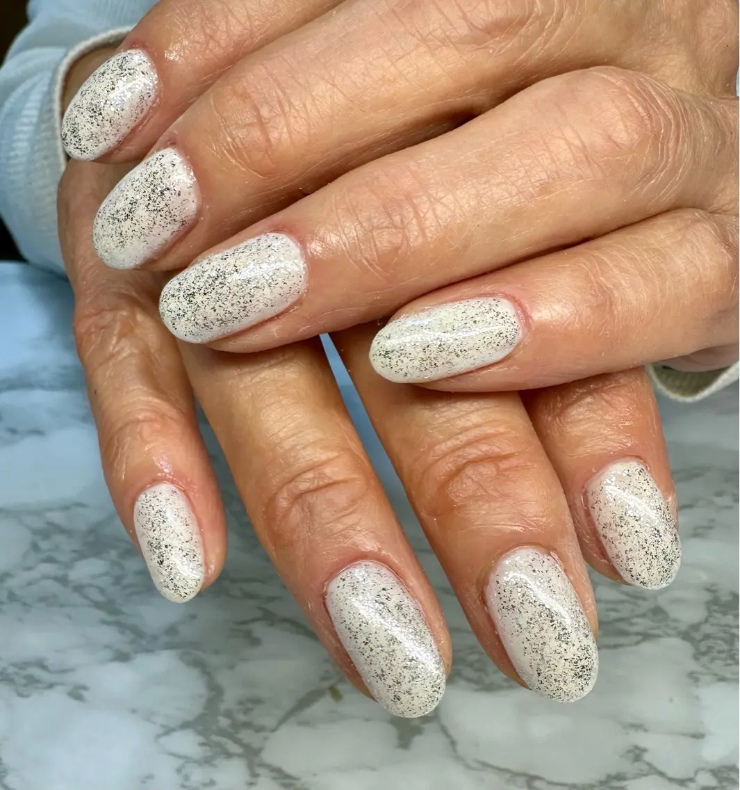 ネイル オーロラネイル ラメ(グリッター) ニュアンスネイル ワンカラーネイル 冬ネイル Mai’s nailのネイルデザイン