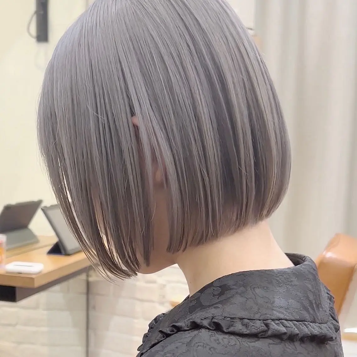 ショート カラー パーマ ヘアアレンジ カット ヘアカラー トリートメント 美髪矯正/髪質改善 カラー✨️Velのヘアスタイル