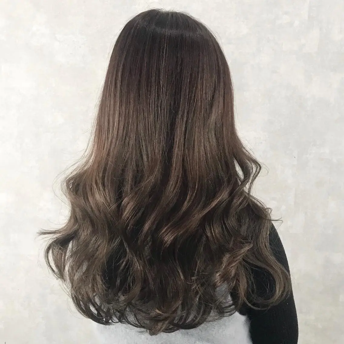 ロング カラー ブリーチ グレージュ ハイライトカラー ハイライト ヨシンモリ K-POP好き美容師 🇰🇷Kai.Yのヘアスタイル