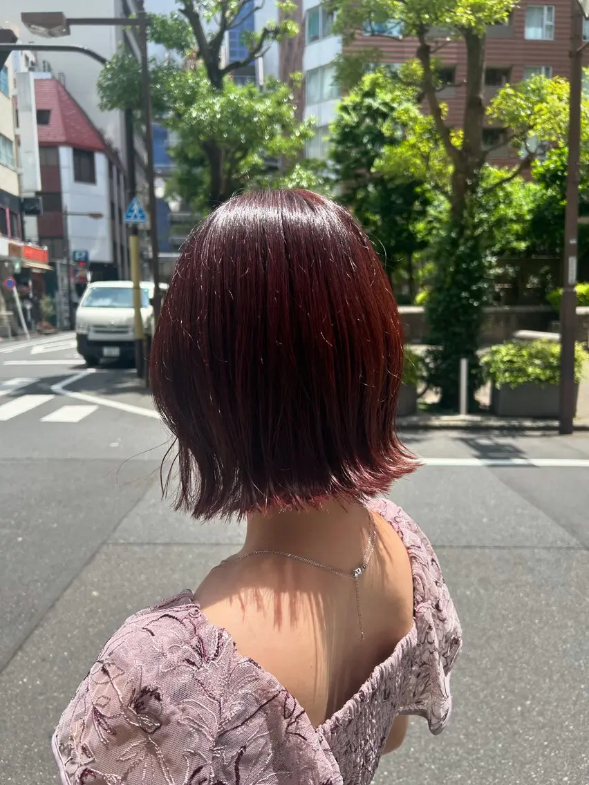 ミディアム カラー イルミナカラー レッドカラー 小磯 維織のヘアスタイル