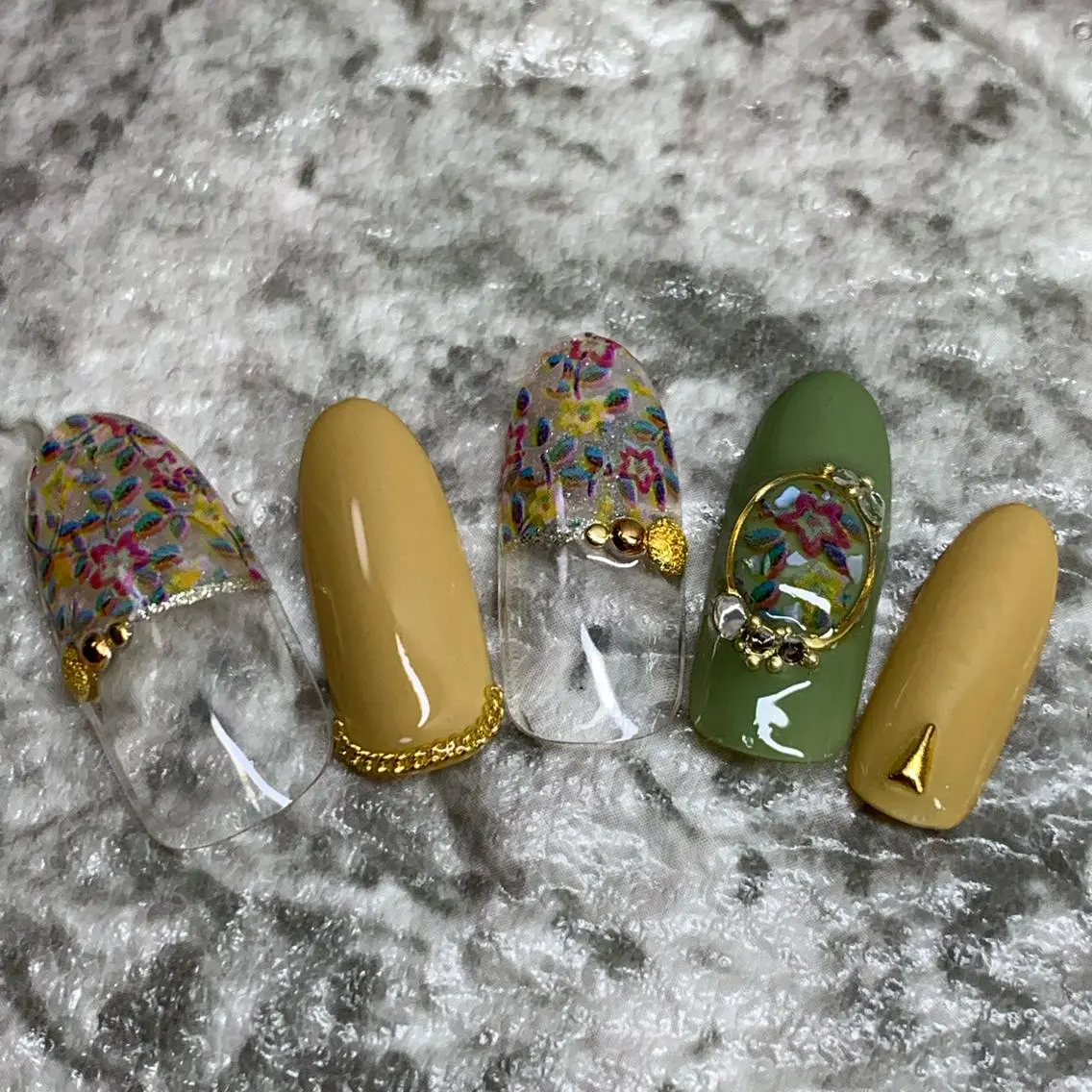 ネイル RuxuryNail /RiAnnaのネイルデザイン