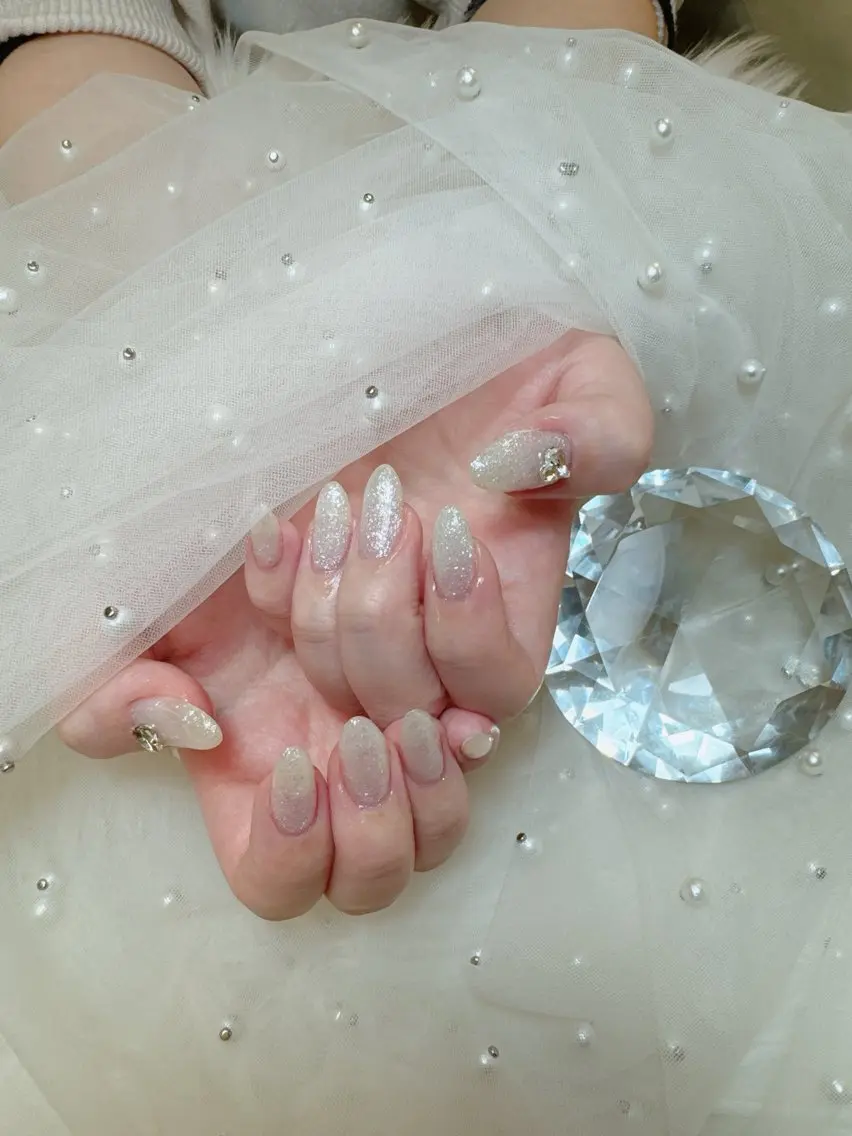 ネイル フレンチネイル ガラスフレンチ キラキラネイル マグネットネイル マグネットフレンチ Queeens nailのネイルデザイン