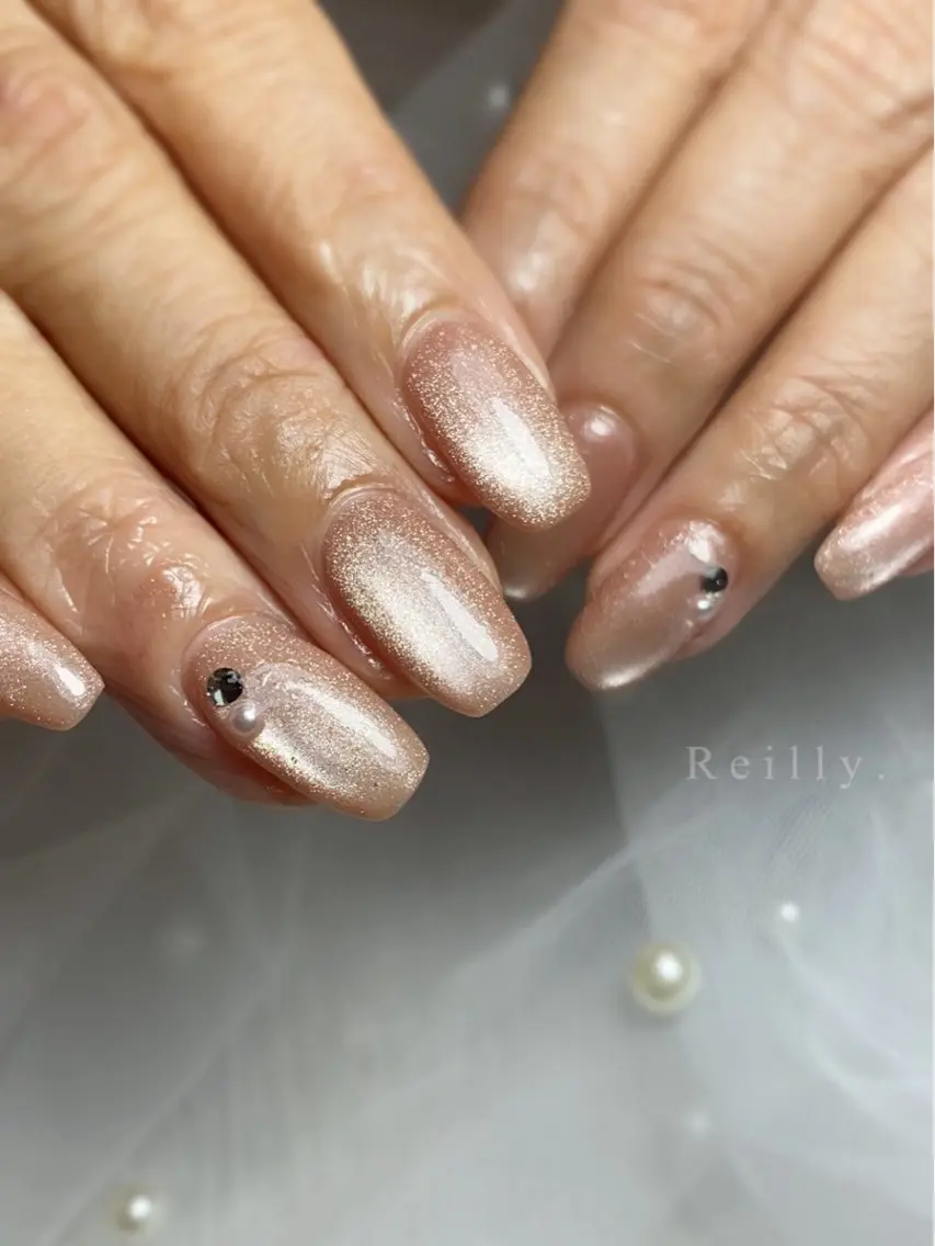 ネイル フラッシュネイル フレンチネイル ジェルネイル グラデーション ラメ(グリッター) ハンドネイル ハンドケア Marina 《REILLY.》のネイルデザイン