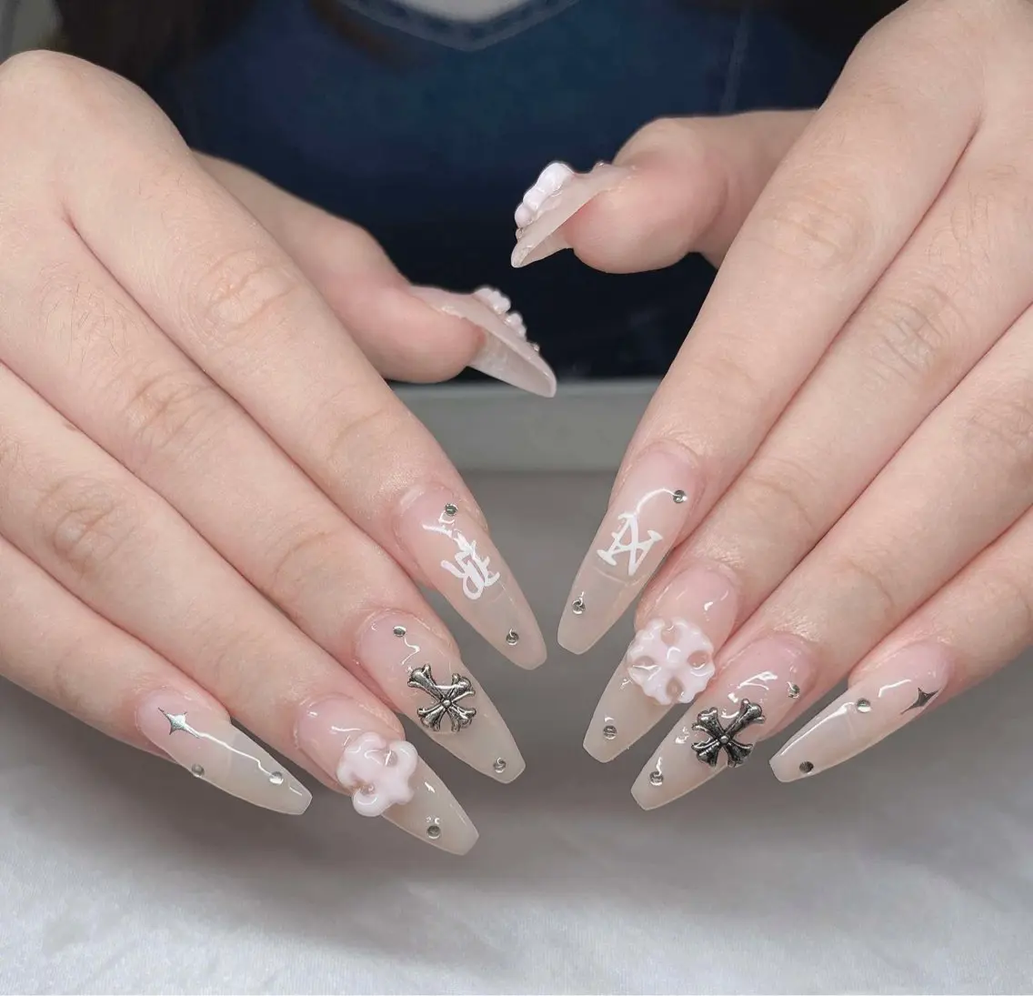 ネイル 長さ出し グラデーション 卒業式 キラキラネイル マグネットネイル ハンドネイル Lee Nailsのネイルデザイン