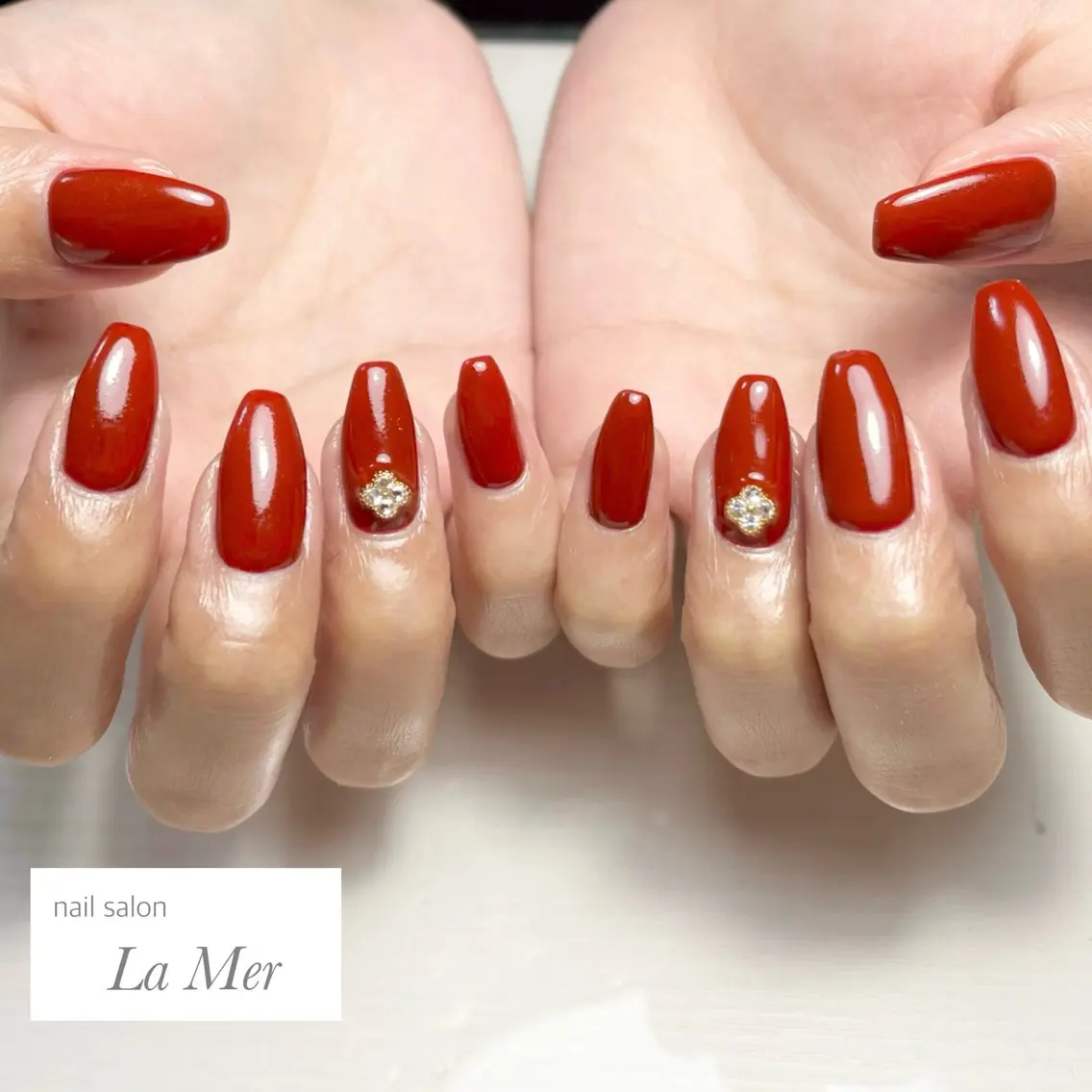 ネイル ボルドー ジェルネイル キラキラネイル オフィスネイル ワンカラーネイル ハンドネイル nailsalon La Merのネイルデザイン