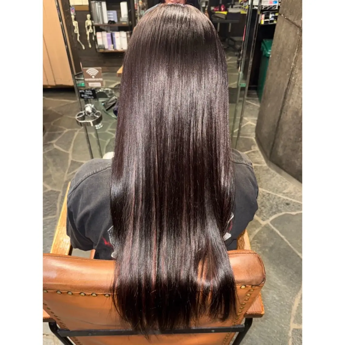ロング カラー 黒髪 パープルカラー パープルブラック ヘアカラー トリートメント 内田 愛莉のヘアスタイル