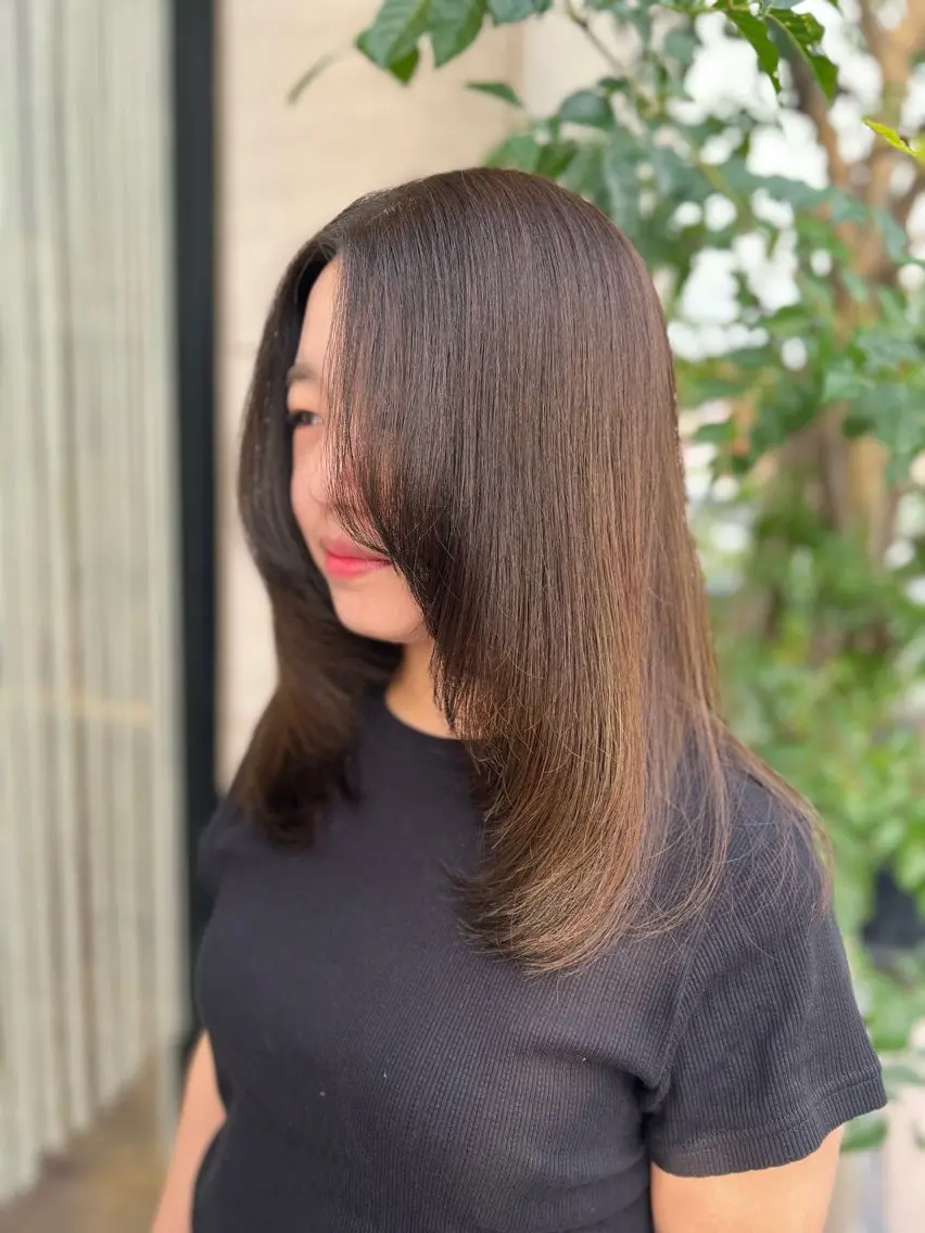 カラー 山口 詩乃のヘアスタイル