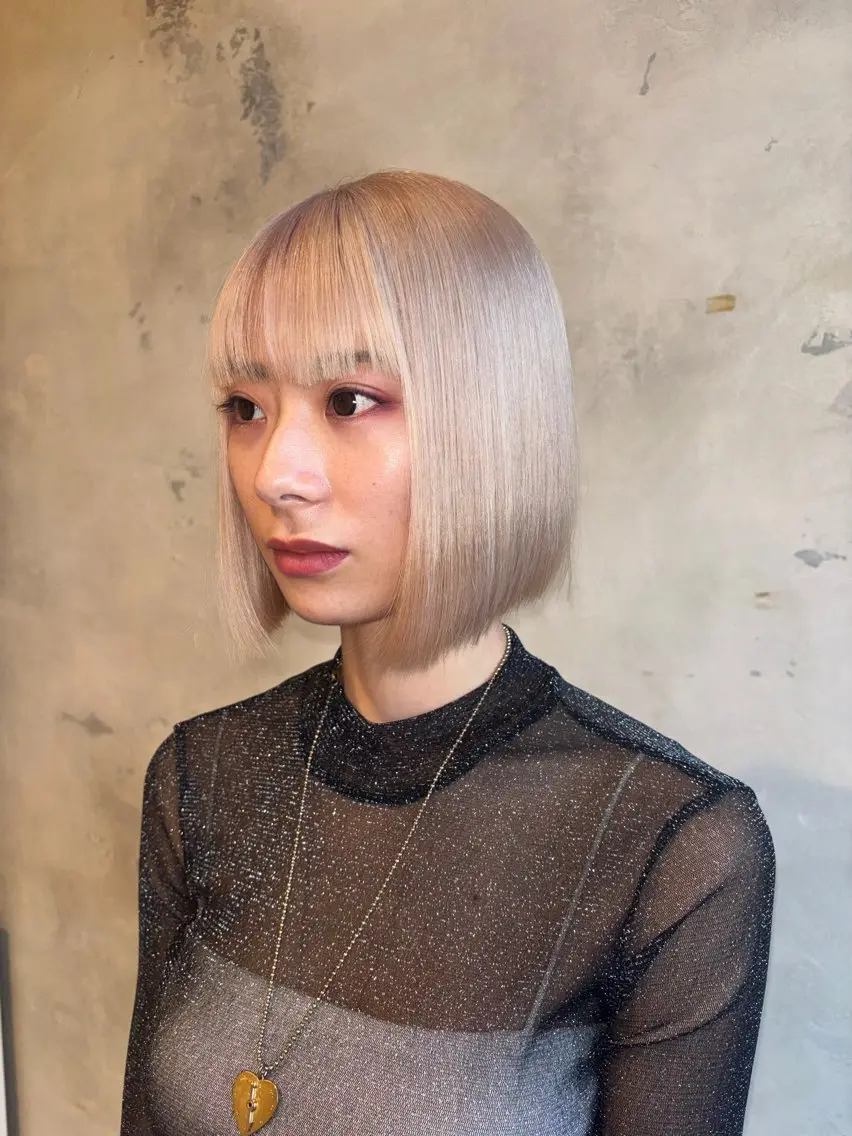 ミディアム カラー ブリーチ ブロンド ボブ ボブ・カラー 琴音のヘアスタイル