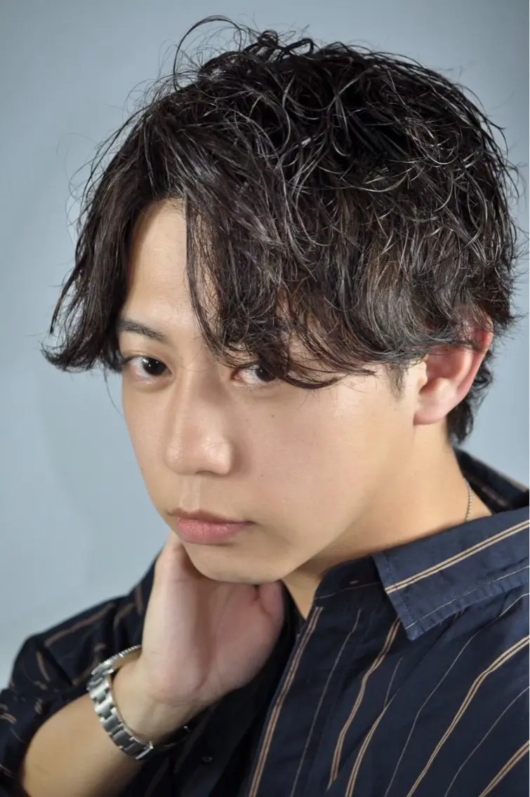 ミディアム ミディアムパーマ 髪質改善 韓国風ヘア カット パーマ 阿賀 佑季のヘアスタイル