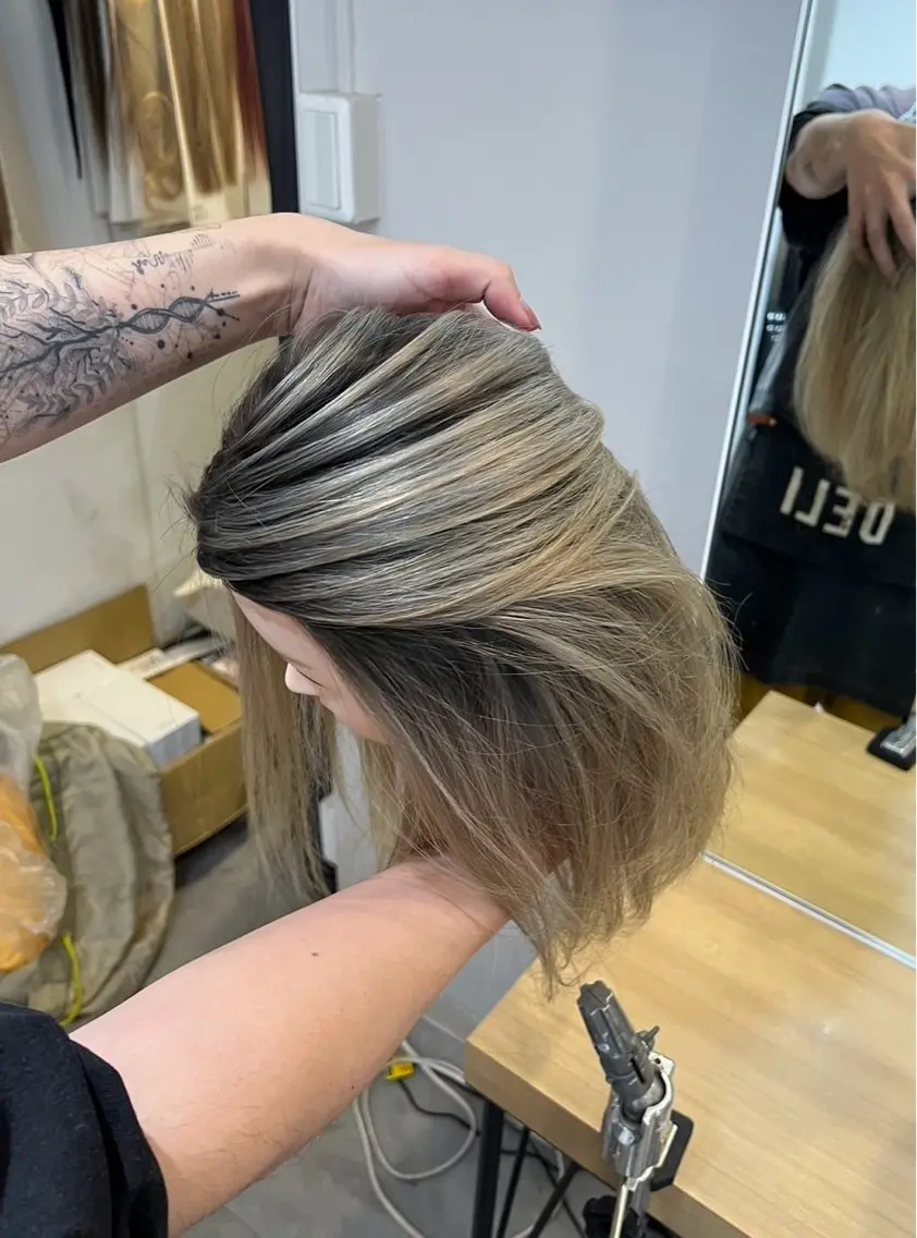 セミロング カラー バレイヤージュ ベージュカラー ホワイトベージュ レイヤーカット 指名数No.1 /NAOYAのヘアスタイル