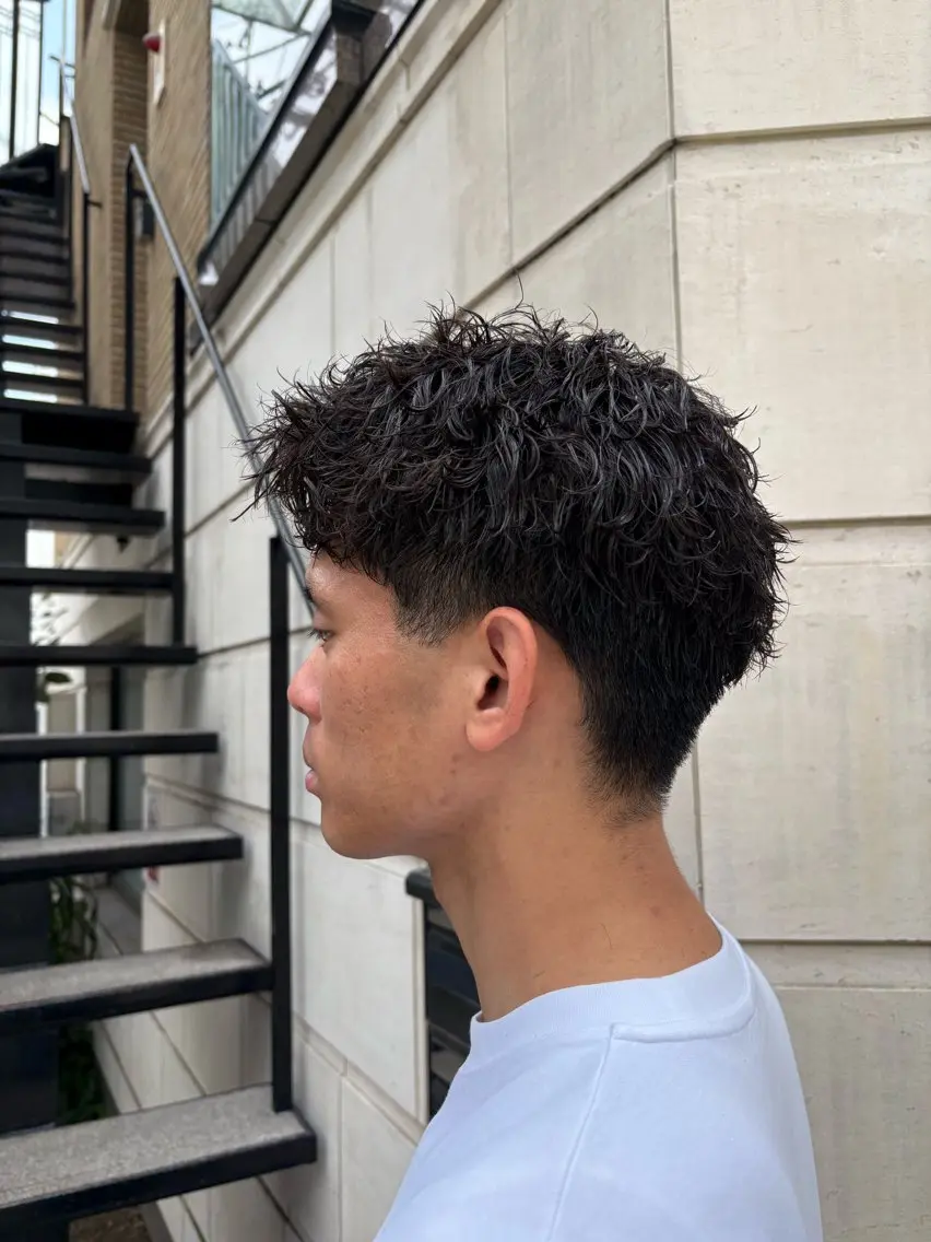パーマ ヘアアレンジ メンズ アップバング カット パーマ (メンズ特化)AKI /古本晃大のヘアスタイル