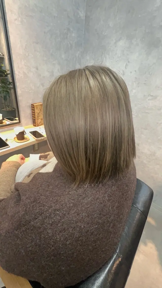 ミディアム motoトップカラー リスト/ブリーチカラのヘアスタイル