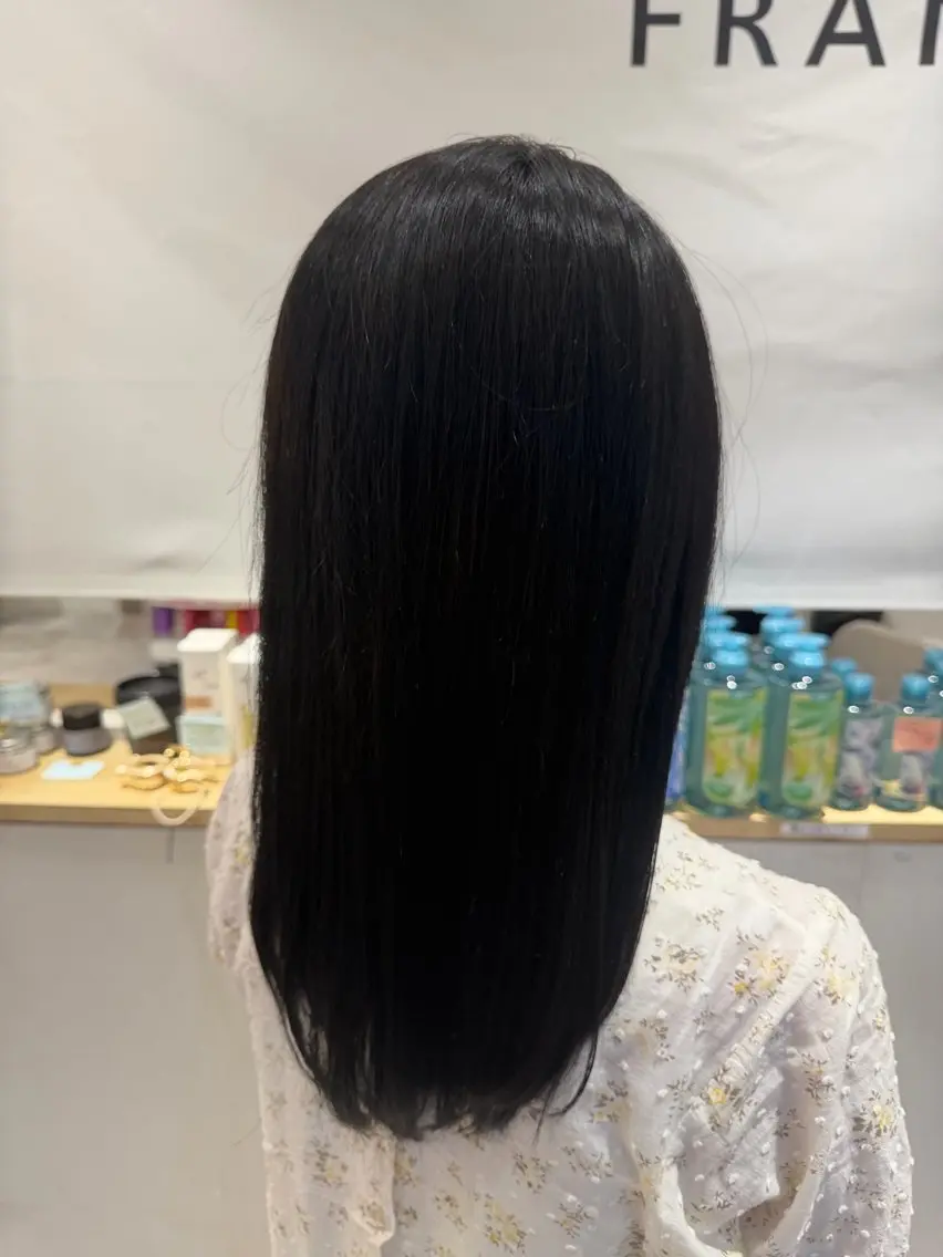 セミロング カラー ヘアカラー 石田 夏菜のヘアスタイル
