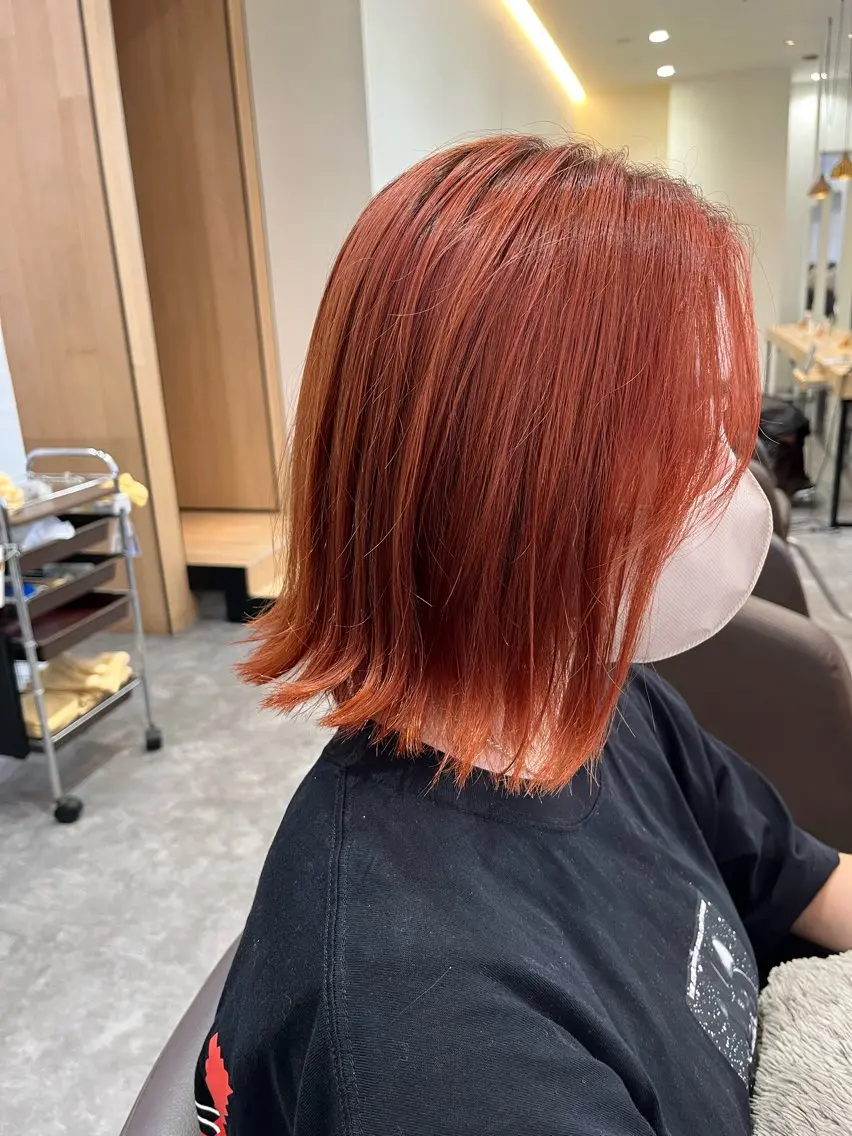 ミディアム ボブ 外ハネヘア ヘアカラー ショート ボブ横山真樹のヘアスタイル