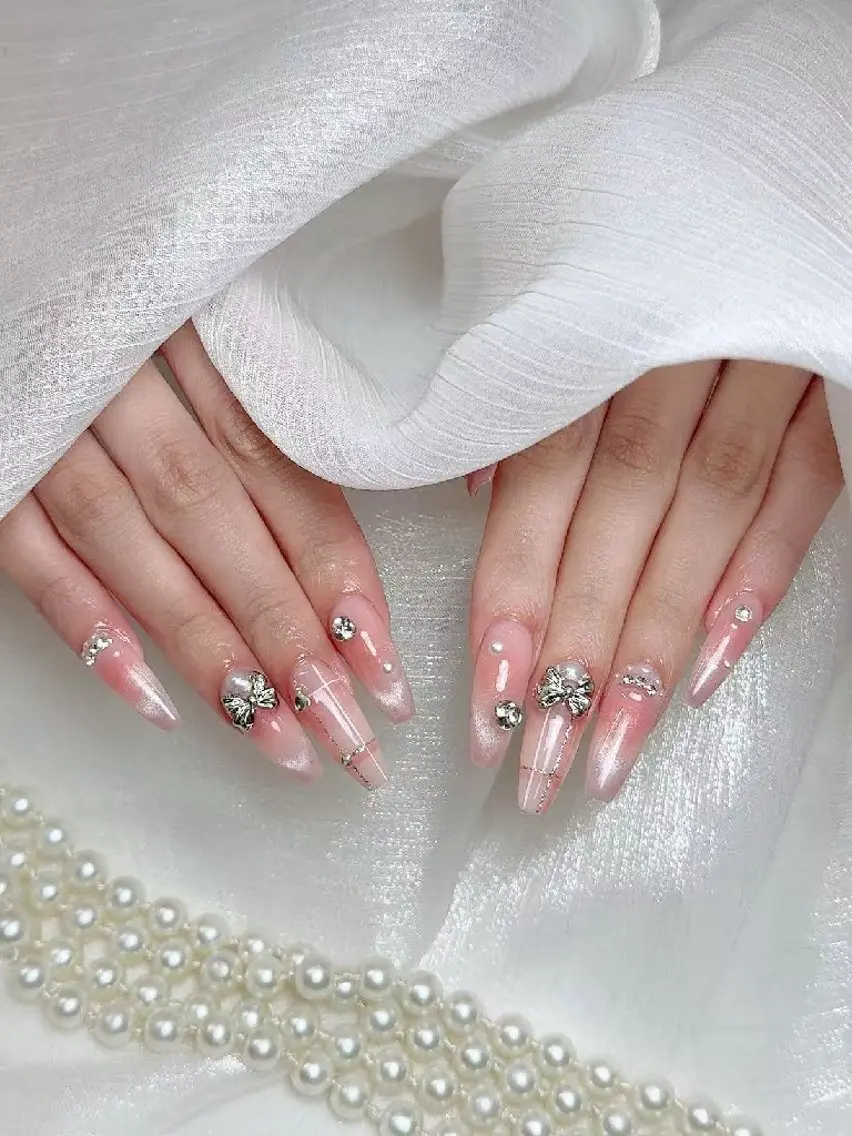 ネイル ENsalon AKIRAのネイルデザイン