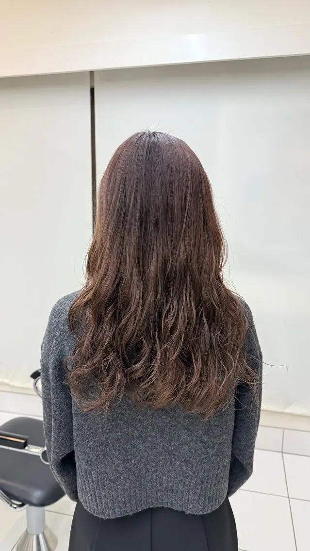 ロング パーマ akari / ミディアムパーマのヘアスタイル