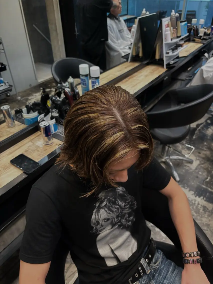 ミディアム カラー メンズ メンズハイライト ハイライトカラー ハイライト カット ヘアカラー 💈 FUZUKI💈のヘアスタイル