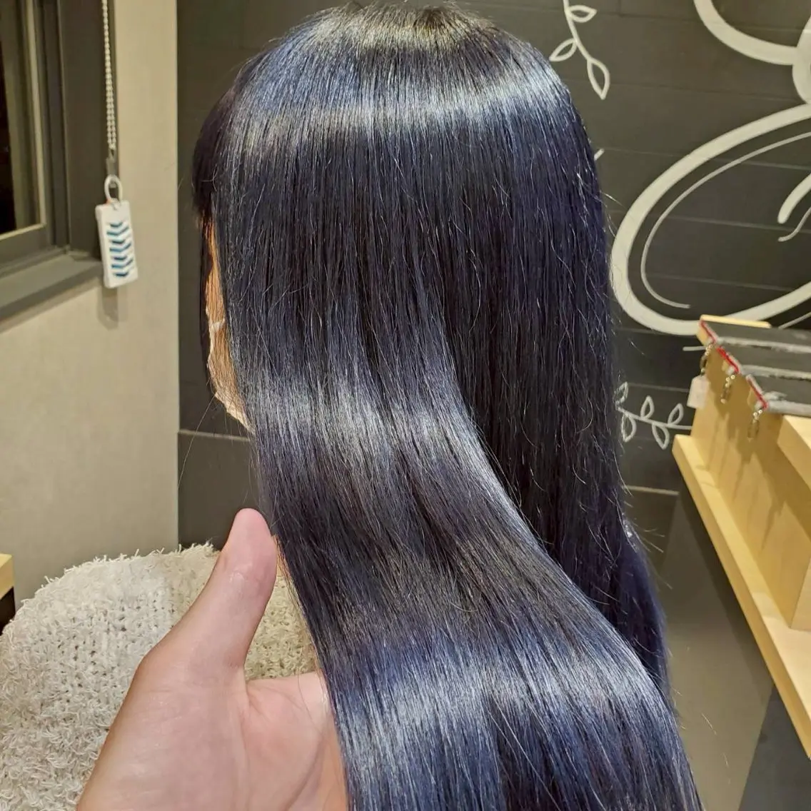 ロング ヘアカラー 髙木 結麻のヘアスタイル