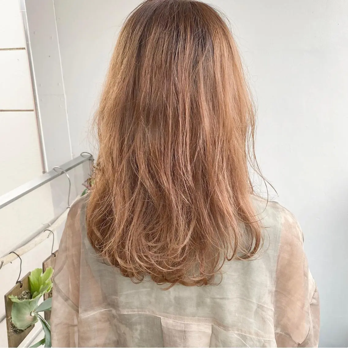 ミディアム 艶カラー⁑ナチュラル ⁑中屋恵美🍃のヘアスタイル