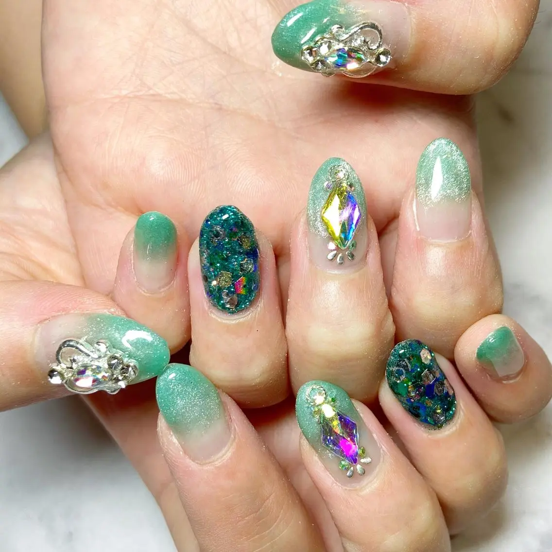 ネイル ハンドネイル YUN 💅のネイルデザイン