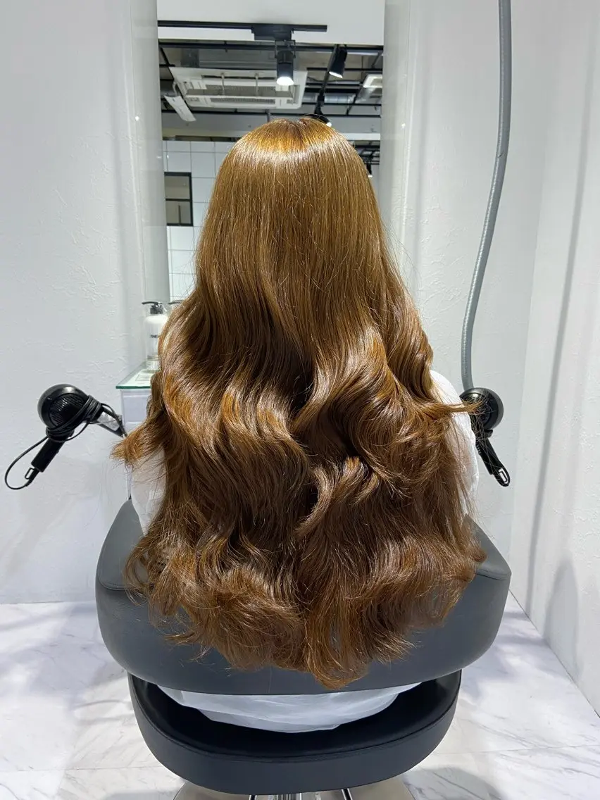 セミロング カラー センターパート特化 井上健太のヘアスタイル