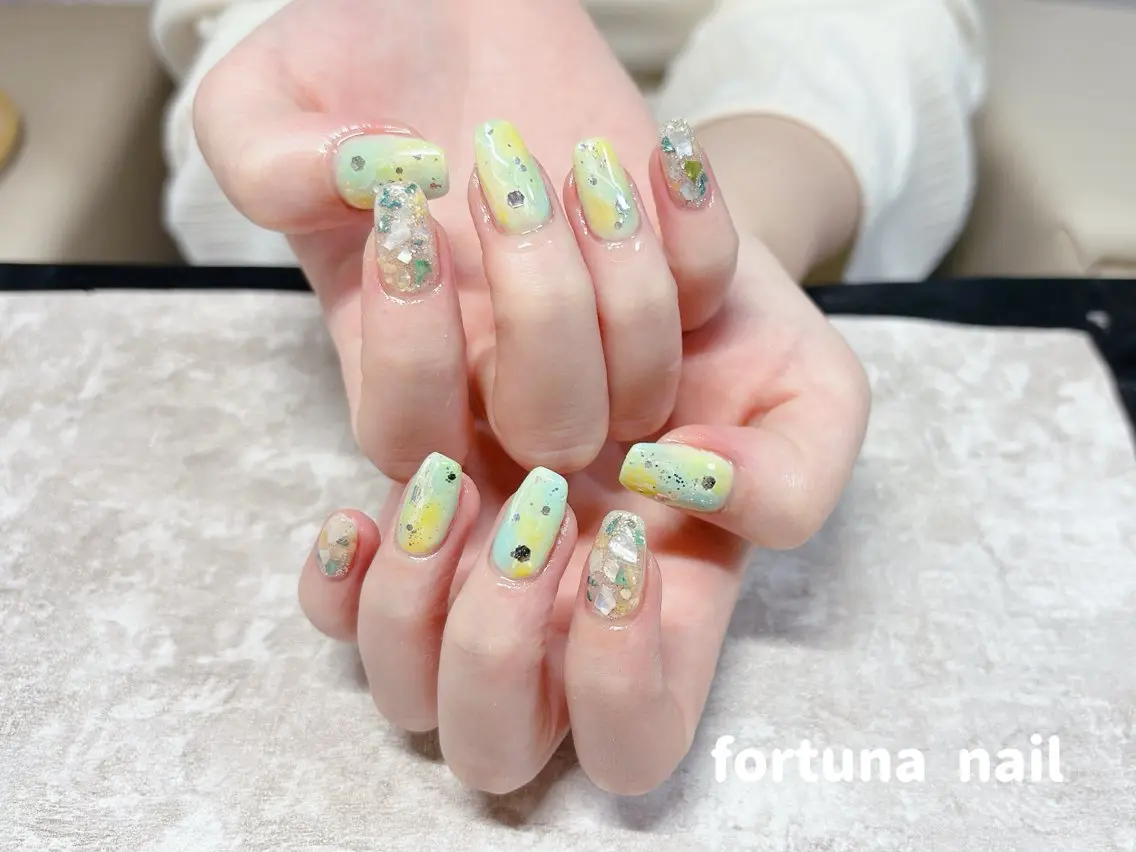 ネイル ニュアンスネイル Nail •Head スパFortunaのネイルデザイン