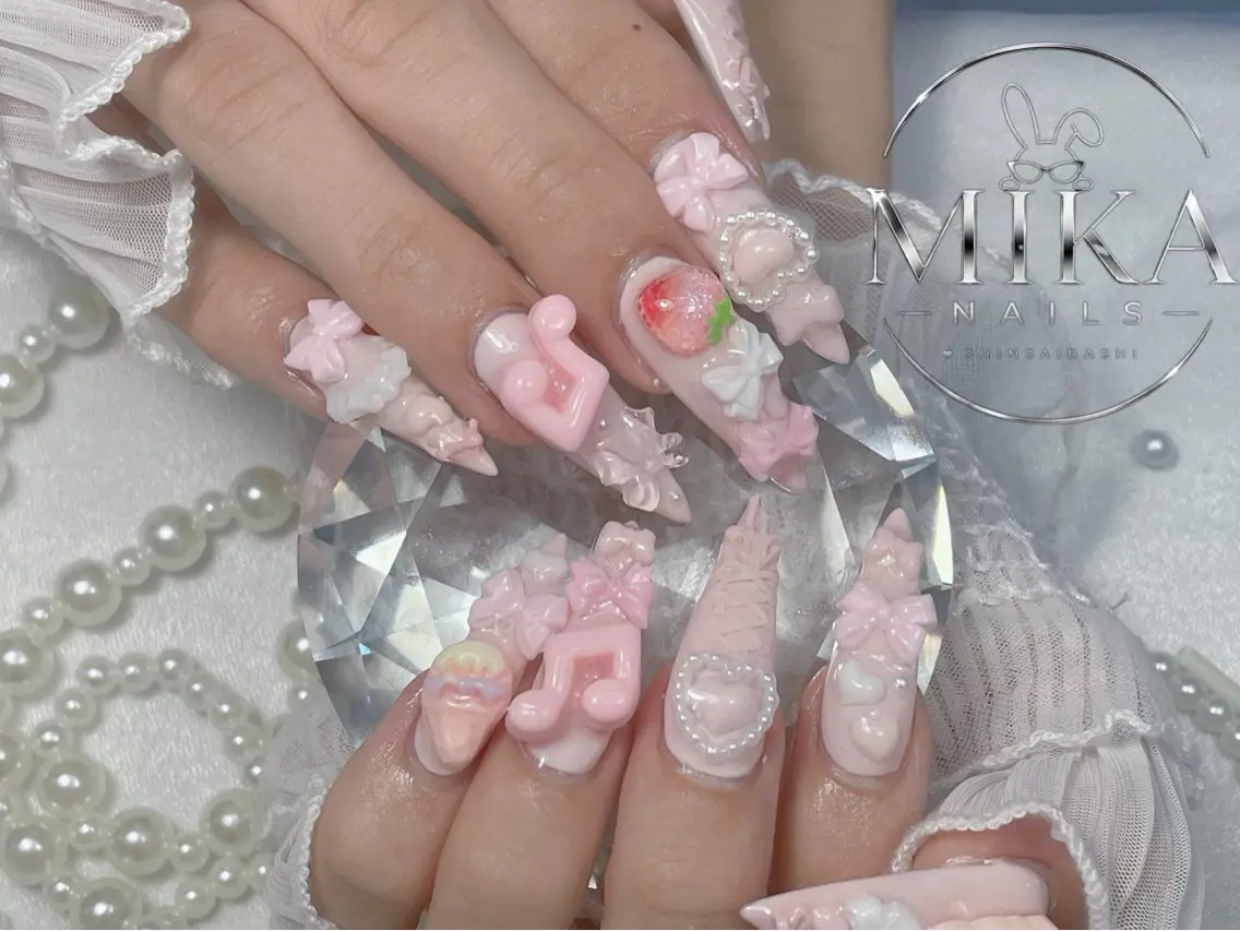 ネイル アートネイル チークネイル ドット フットネイル フレンチネイル ハンドネイル 🌱Rina🎀 Mikaのネイルデザイン