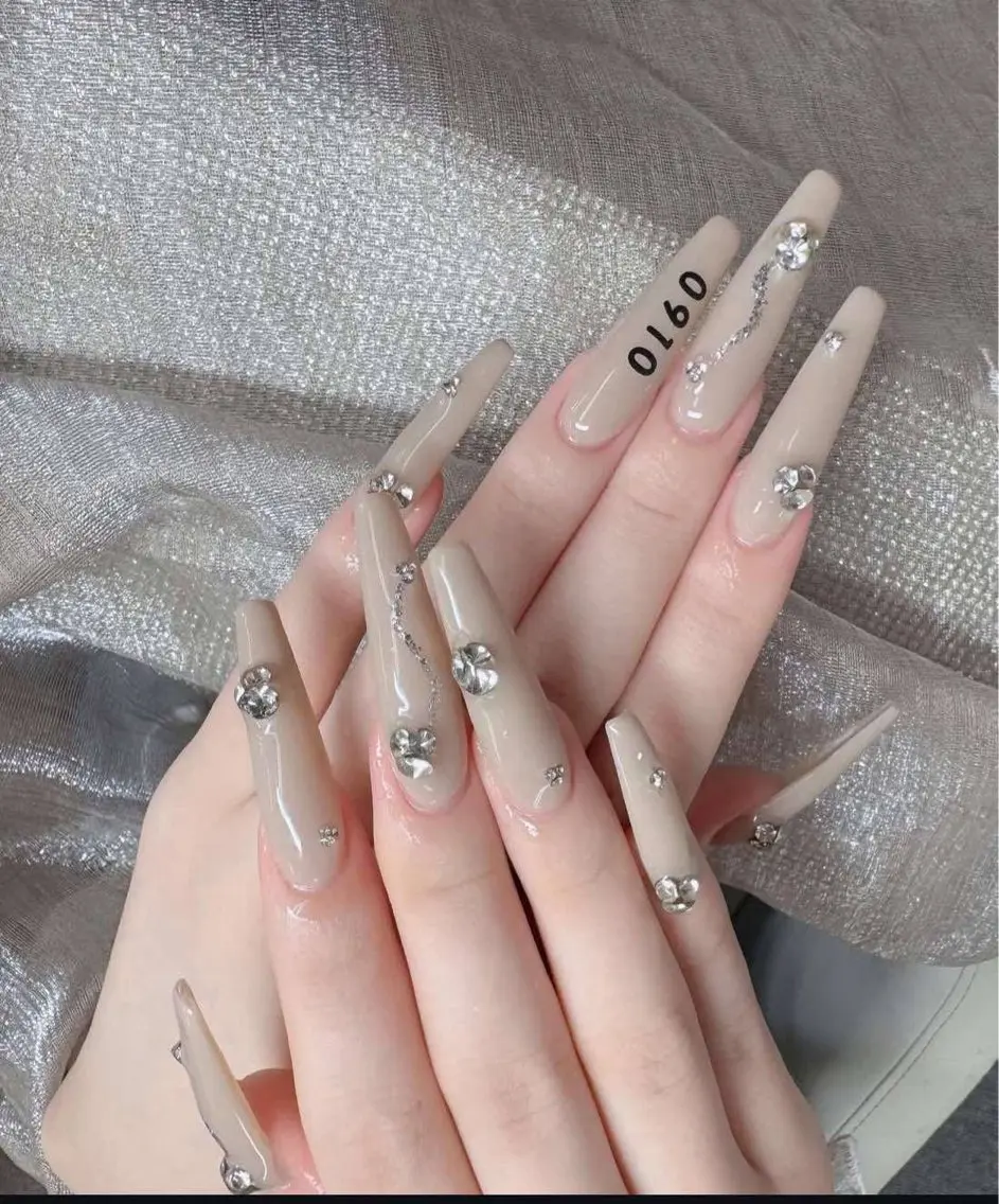ネイル フレンチネイル ジェルネイル ガラスフレンチ ハロウィン ハート H.baby Nail Salonのネイルデザイン
