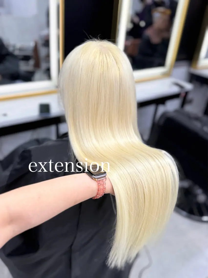 ロング カラー シールエクステ ブリーチ ブロンド ハイトーンカラー ホワイトブロンド ヘアカラー エクステ エクステ🩵ブリーチ 韓国ヘア🩵KAEのヘアスタイル