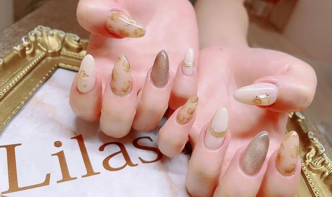 ネイル アニマル柄 ジェルネイル ハードジェル キラキラネイル ロングネイル Lilas Nailのネイルデザイン
