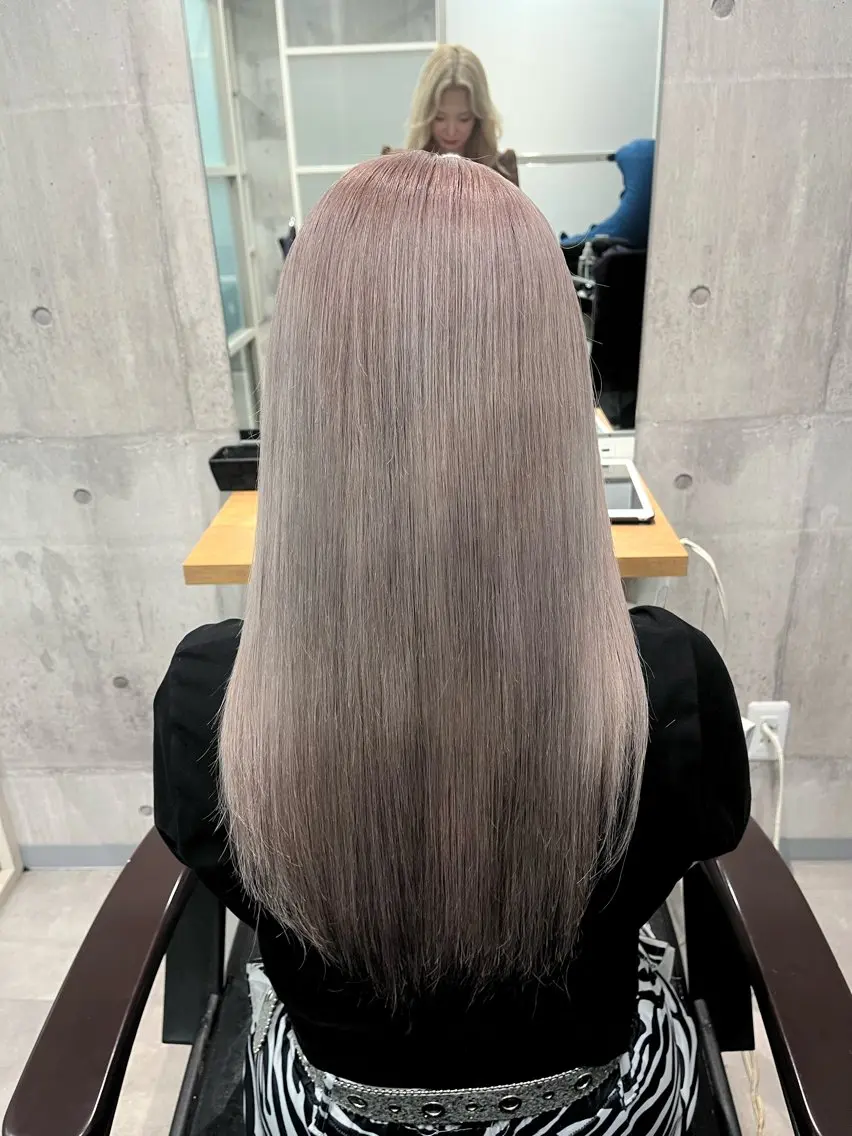 ロング カラー カット ヘアカラー トリートメント ヘアセット newi赤羽 HINATAのヘアスタイル