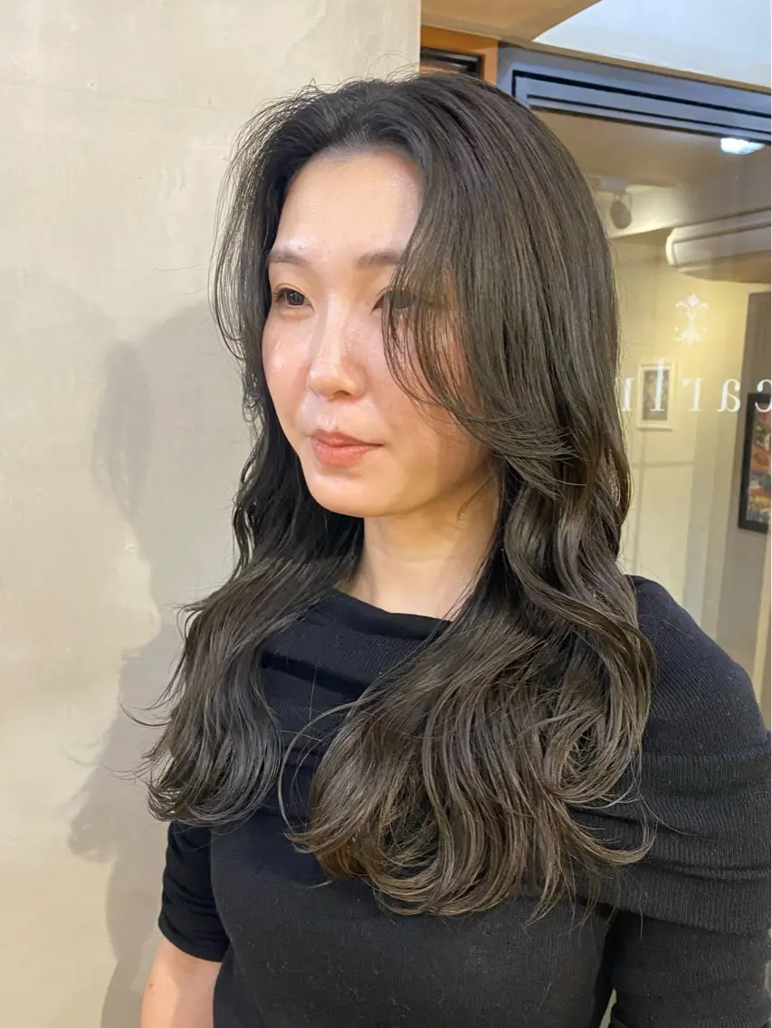 ロング アッシュ くびれヘア くびれレイヤー レイヤーカット 齋藤 リクのヘアスタイル