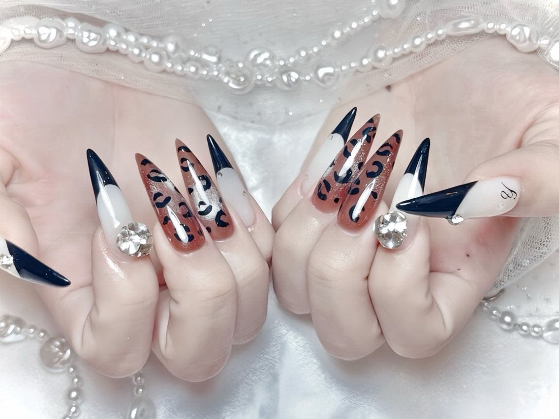 ネイル アニマル柄 べっ甲ネイル ブルー ボルドー ブラウン ハンドネイル Rin Nail 新大久保店のネイルデザイン