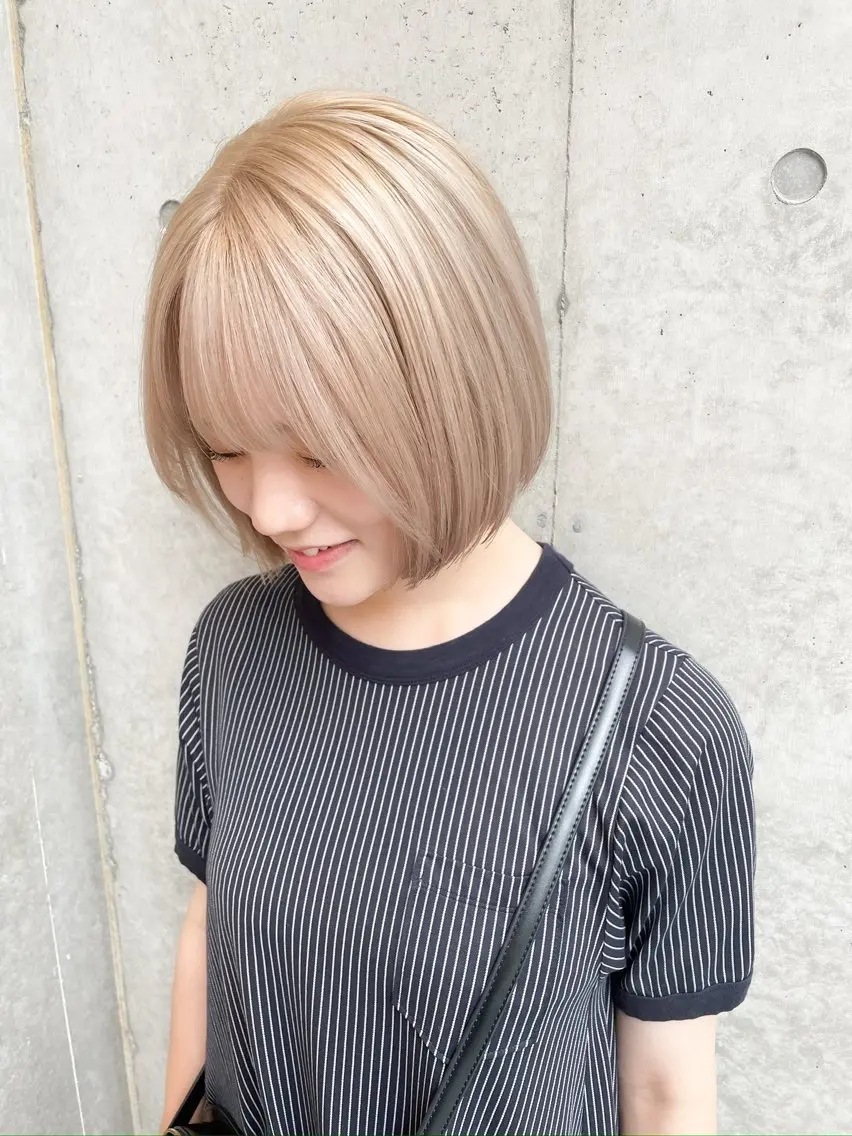 ショート カラー ヘアアレンジ ミニボブ/ブリーチ 🌈MISATOのヘアスタイル