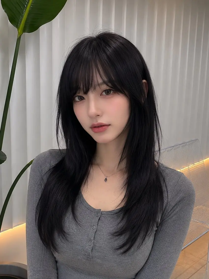 ロング カラー 黒髪 ラベンダーカラー ヘアカラー トリートメント ラベンダー💜グレー 🩶暗髪🖤のヘアスタイル
