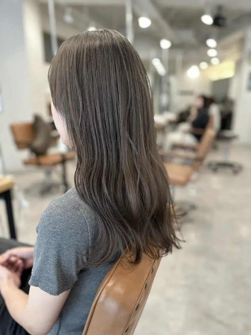 ロング カラー ベージュカラー ミルクティーベージュ ヘアカラー トリートメント 特殊カラー特化 ✂️SHIAN フジのヘアスタイル