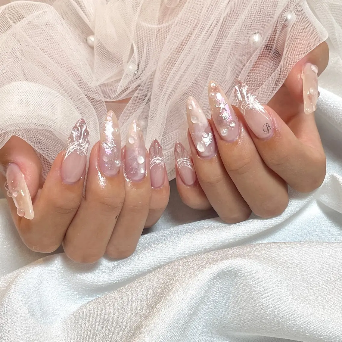 ネイル マグネットネイル ピンク 夏ネイル ハンドネイル yurika 🌷.*･ﾟのネイルデザイン