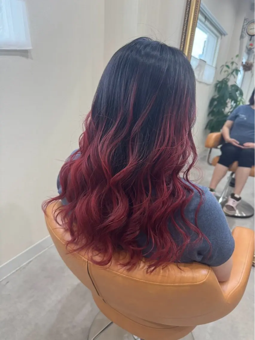 ロング カラー カット ヘアカラー 髪の家 tikiのヘアスタイル
