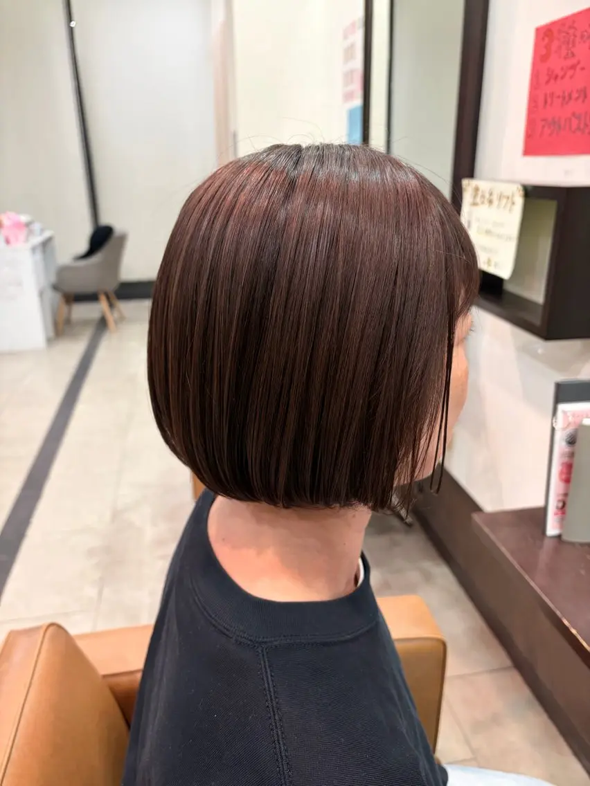 ショート ボブ ハイライト カット ヘアカラー トリートメント 長谷川 柚乃のヘアスタイル