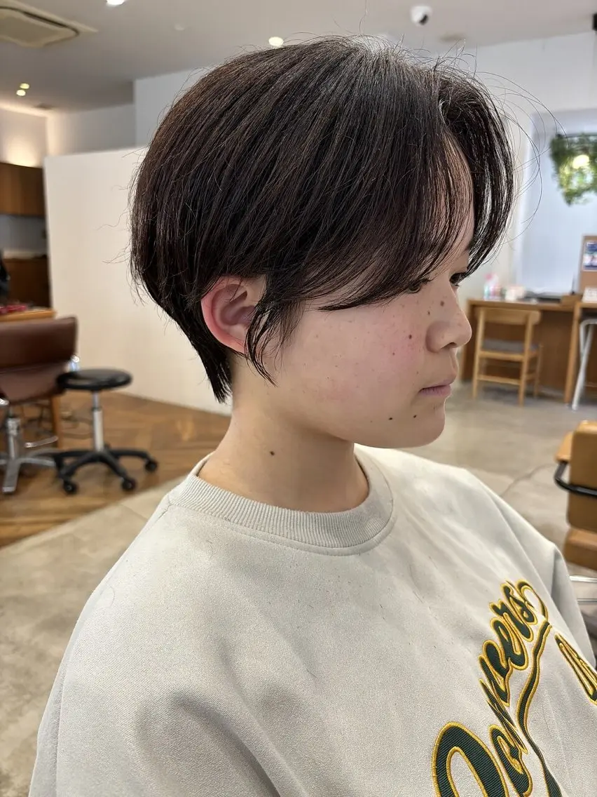 ショート カラー カット ヘアカラー トリートメント 足立 七彩のヘアスタイル