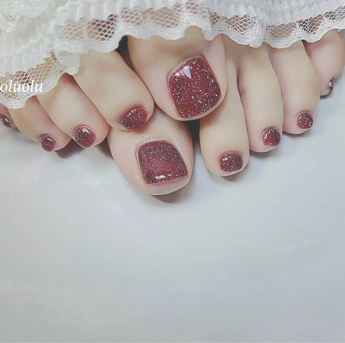ネイル フラッシュネイル フットネイル キラキラネイル フットネイル 大村 紬華のネイルデザイン