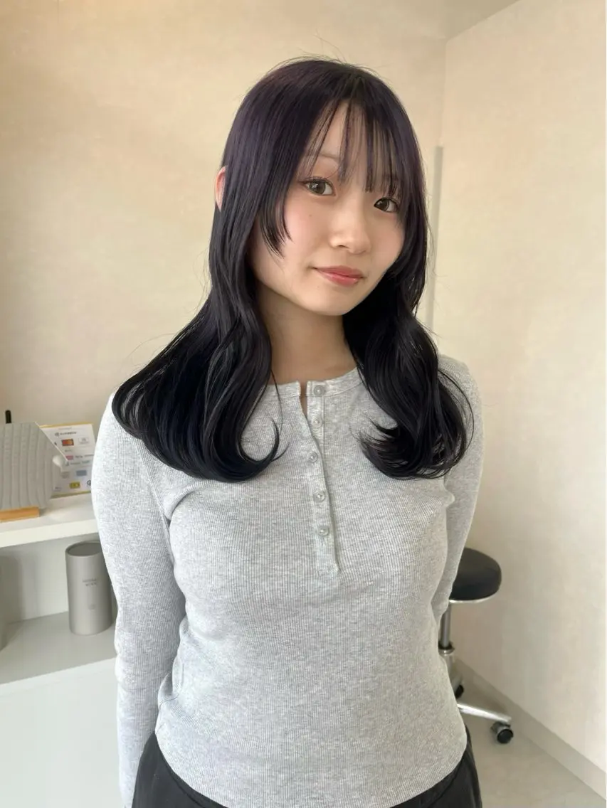 セミロング カラー ヘアカラー 長山 茉白のヘアスタイル