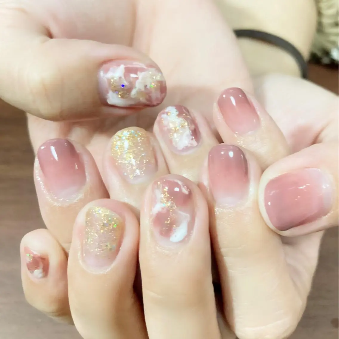 ネイル グラデーション オフィスネイル ピンク MonFavori 坂田のネイルデザイン