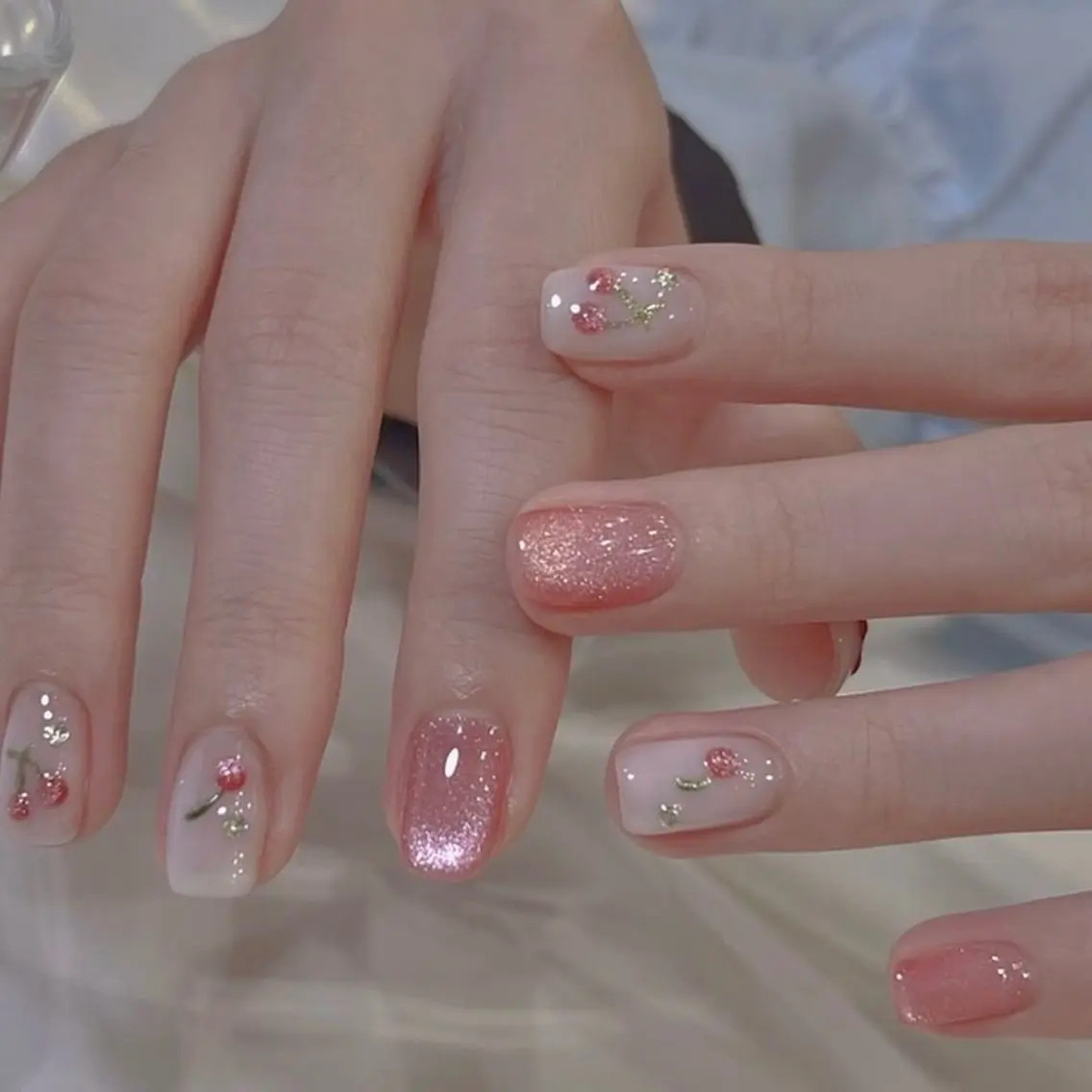 ネイル ジェルネイル キラキラネイル 韓国ネイル ラメ(グリッター) ショートネイル ハンドネイル ハンドケア Blingg NailStudioのネイルデザイン
