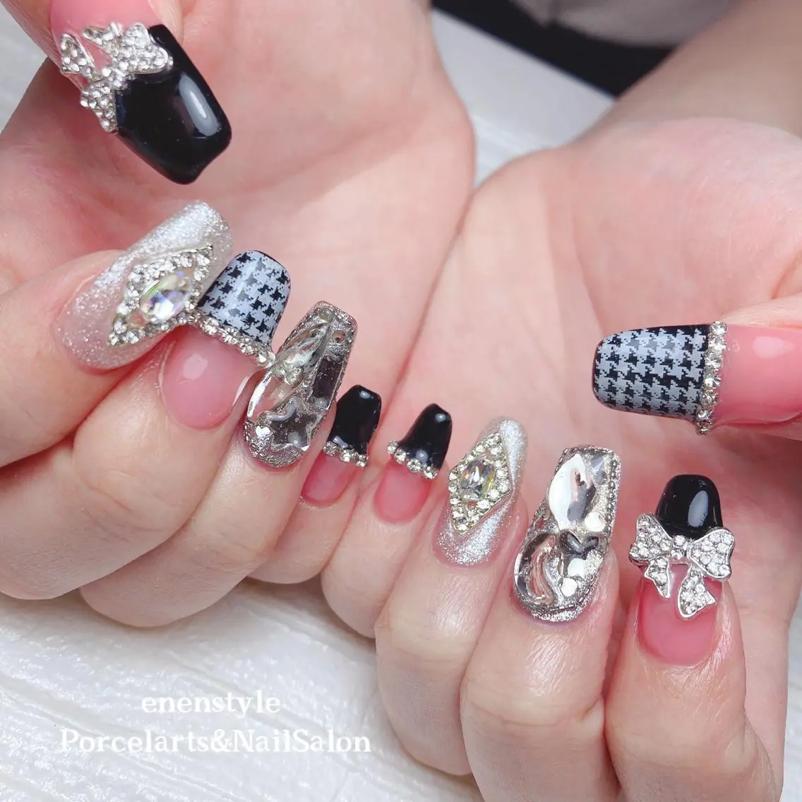 ミディアム ネイル 🐾enen style 🐾のネイルデザイン